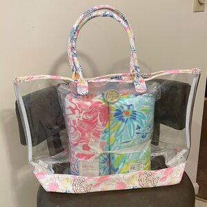 Lilly Pulitzer Cheek to Cheek Family Beach Towel 64" Square & Clear Beach Tote